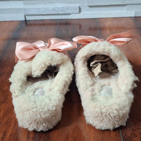 UGG Women's Cream and Pink Slippers - Picture 5 of 7
